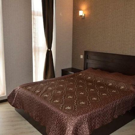Apartment Gulia バトゥーミ エクステリア 写真