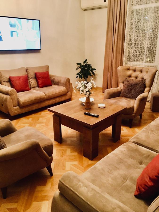Apartment Gulia バトゥーミ エクステリア 写真
