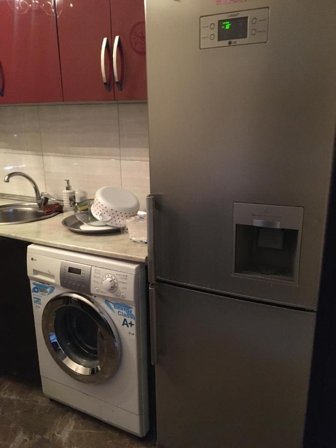 Apartment Gulia バトゥーミ エクステリア 写真